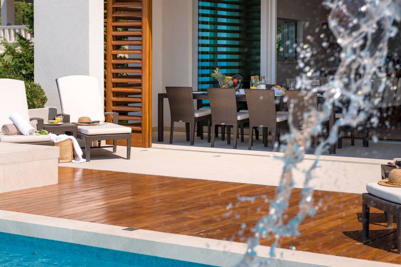 Beachfront Villa Gloria Grande with Pool Makarska