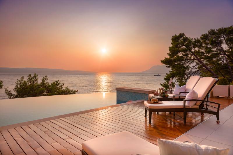 Beachfront Villa Gloria Grande with Pool Makarska