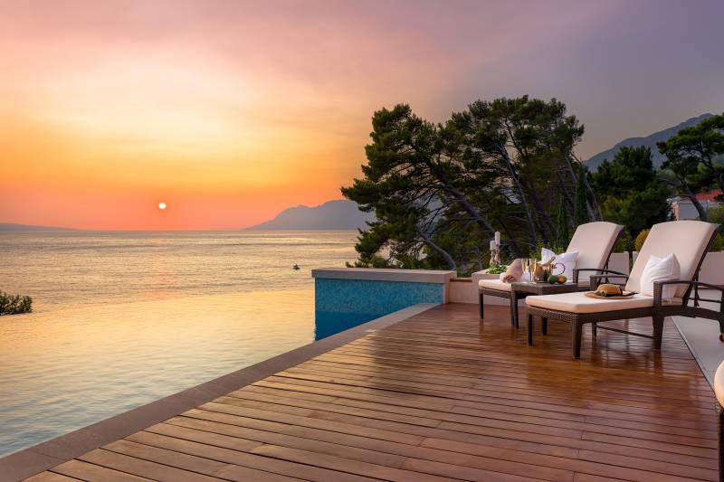 Beachfront Villa Gloria Grande with Pool Makarska