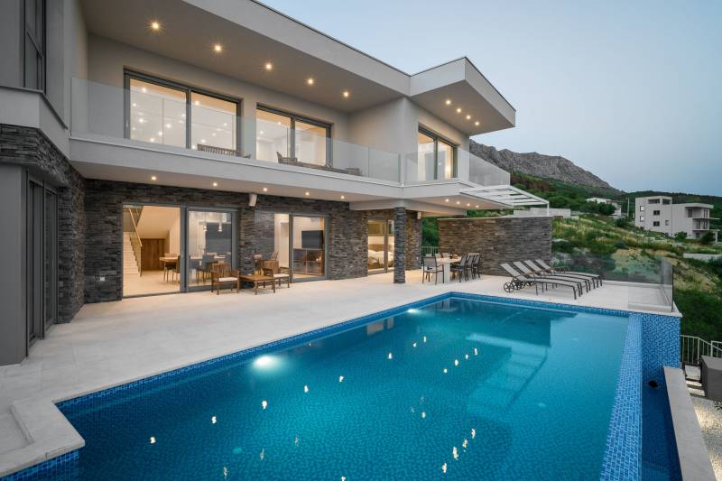 Luxusvilla Glamour mit beheiztem Pool in der Nähe von Omis