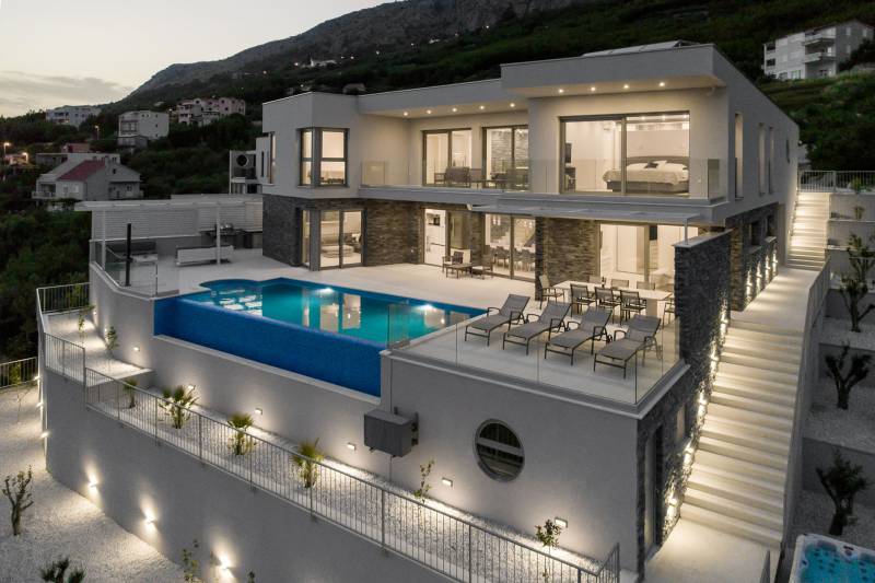 Luxusvilla Glamour mit beheiztem Pool Split