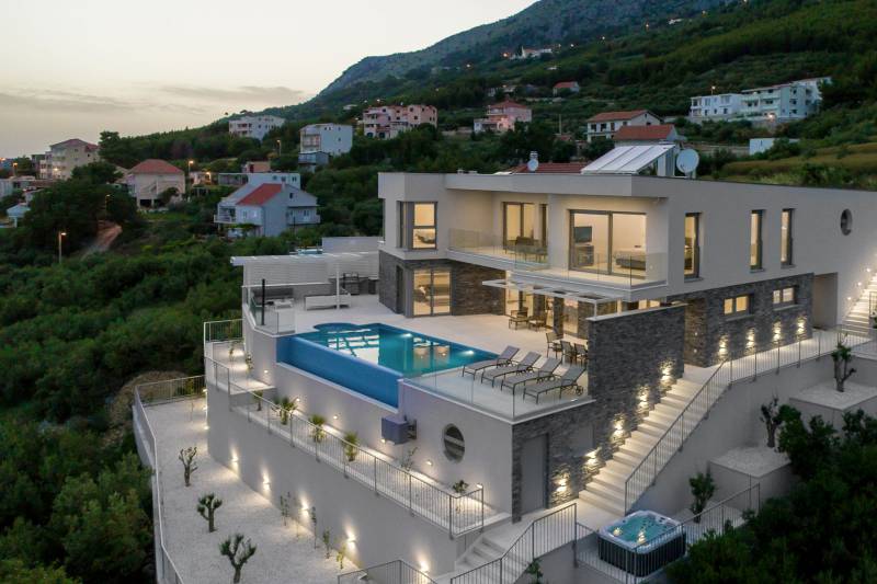 Luxusvilla Glamour mit beheiztem Pool Split