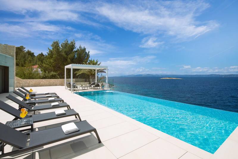 Luxury Villa Palma de Korkyra with Infinity Pool