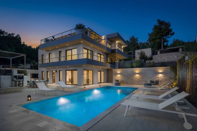 Luxury Villa Romeo with Heated Pool