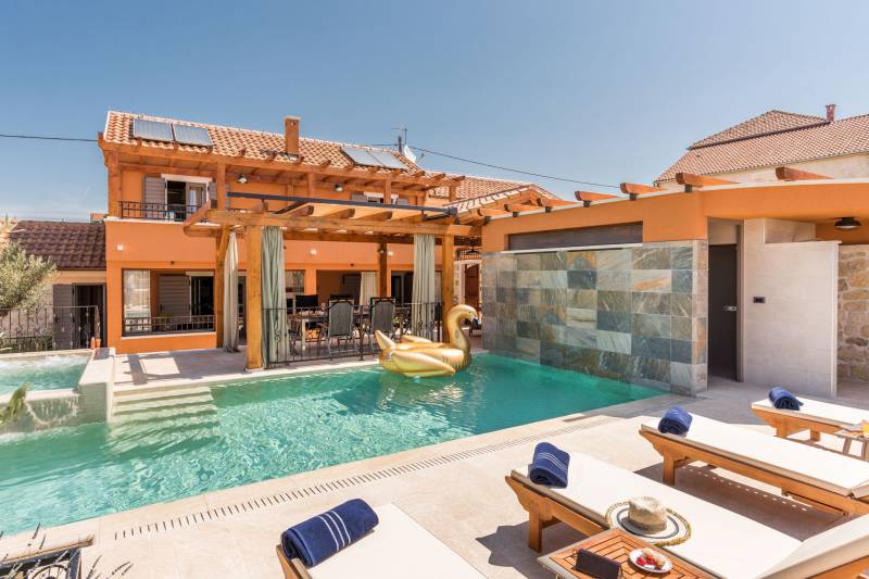 Holiday Home La Verna z Basenem Šibenik