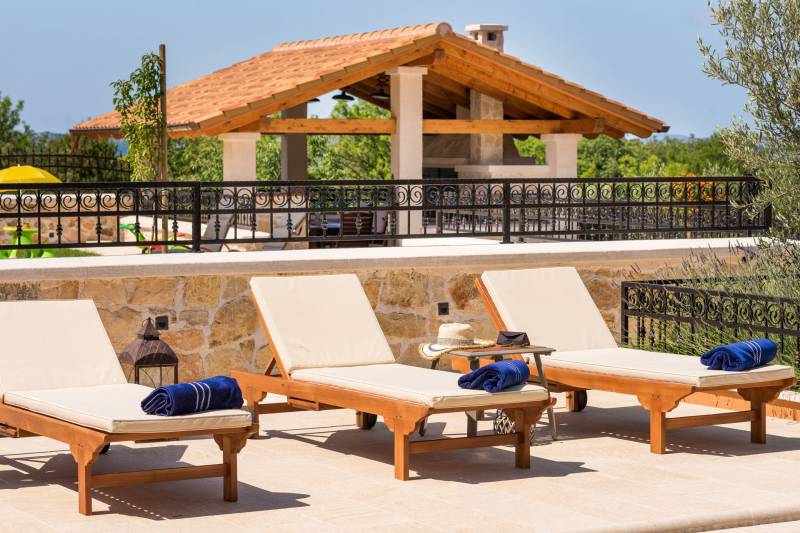 Holiday Home La Verna z Basenem Šibenik
