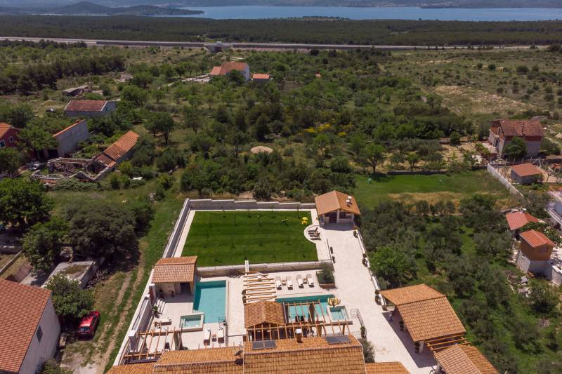 Holiday Home La Verna z Basenem Šibenik