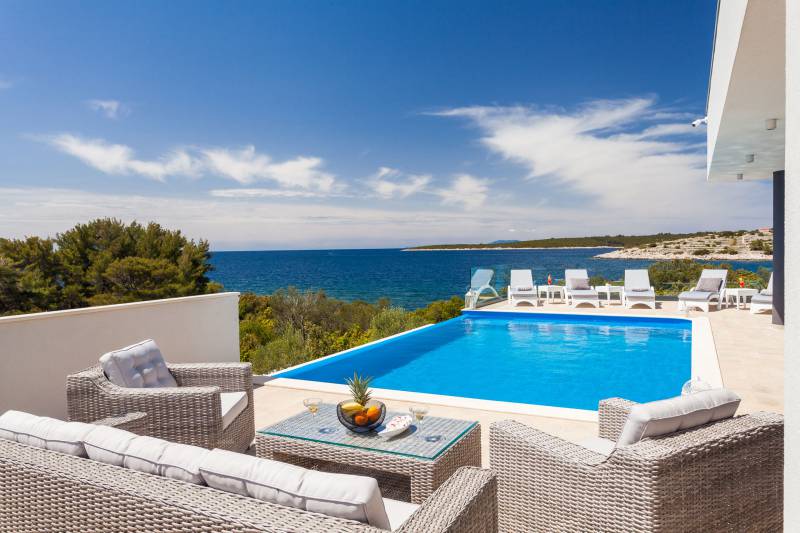 Beachfront Villa Modena with Pool Korčula