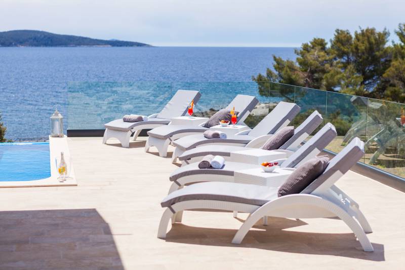 Beachfront Villa Modena with Pool Korčula