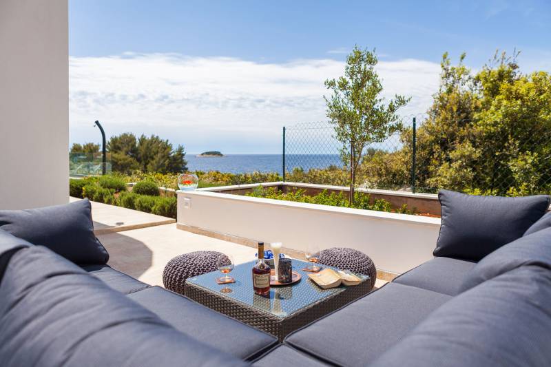 Beachfront Villa Modena with Pool Korčula