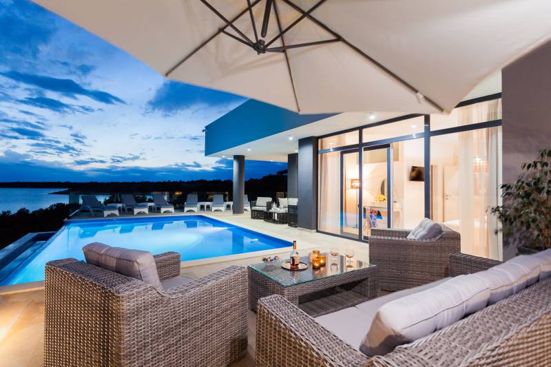 Beachfront Villa Modena with Pool Korčula