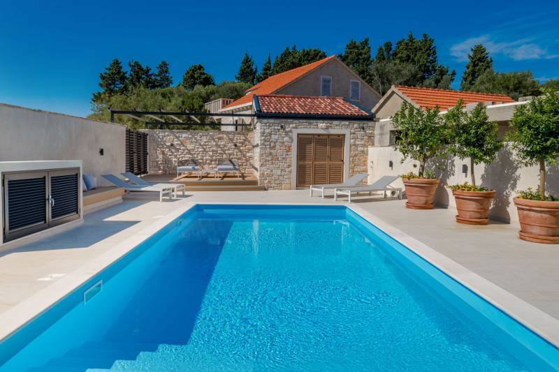 Willa Fortuna z Basenem Korčula