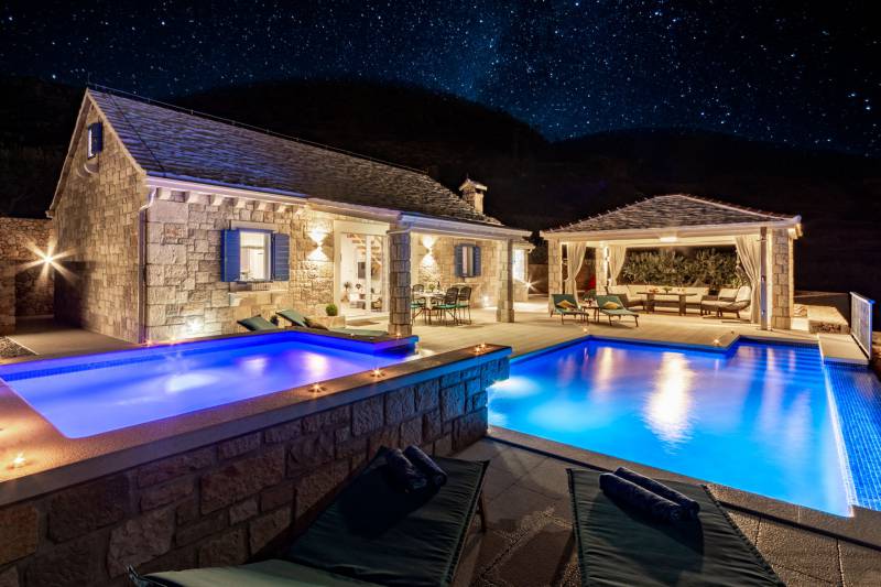 Deluxe Villa Purple Rain with Swimming Pool