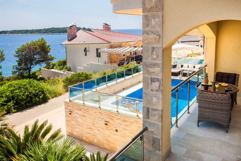 Beachfront Villa Sea Sound with Pool Korčula