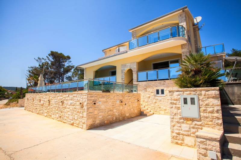 Beachfront Villa Sea Sound with Pool Korčula