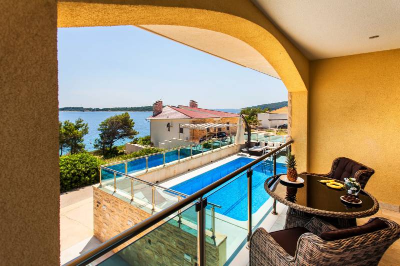 Beachfront Villa Sea Sound with Pool Korčula