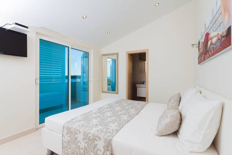 Beachfront Villa Sea Sound with Pool Korčula