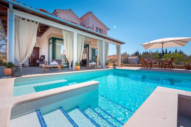 Kuća za Odmor Gardenia s Bazenom Šolta