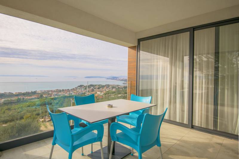 Luxusvilla Endless Blue mit Pool Split
