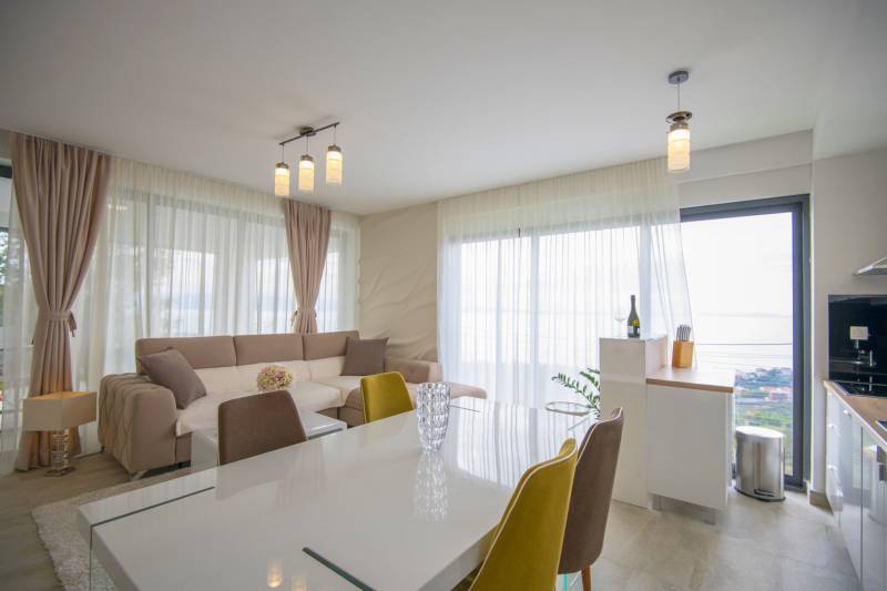 Luxusvilla Endless Blue mit Pool Split