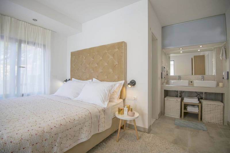 Luxusvilla Endless Blue mit Pool Split