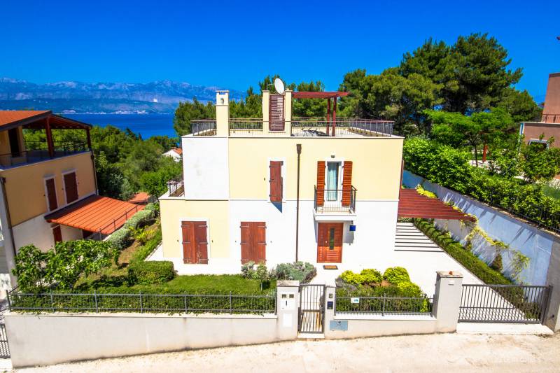 Villa Brac Hill Apolon with Pool Brač