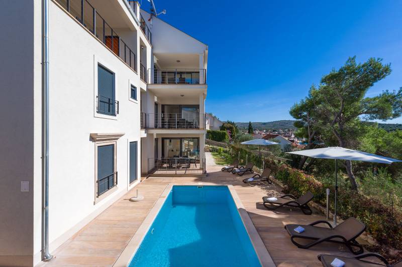 Villa Milna with Swimming Pool Brač