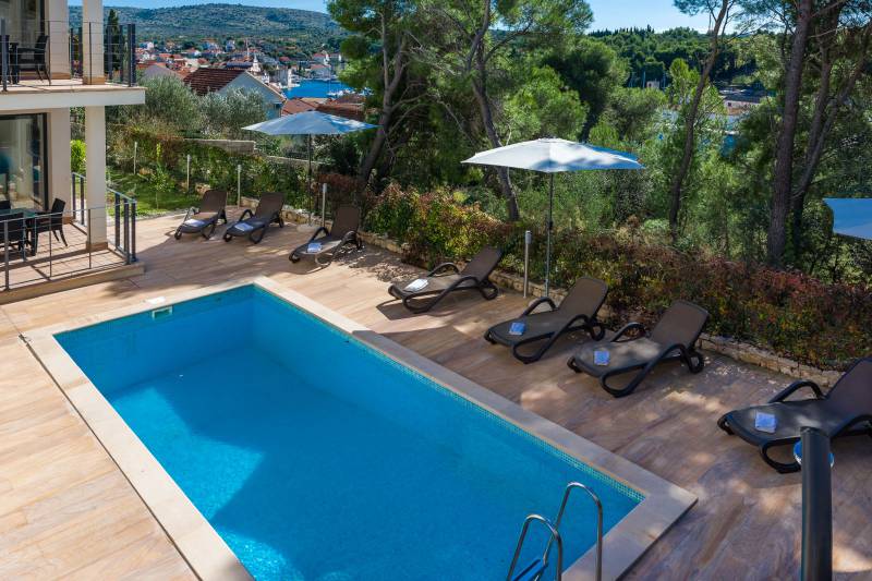 Villa Milna with Swimming Pool Brač