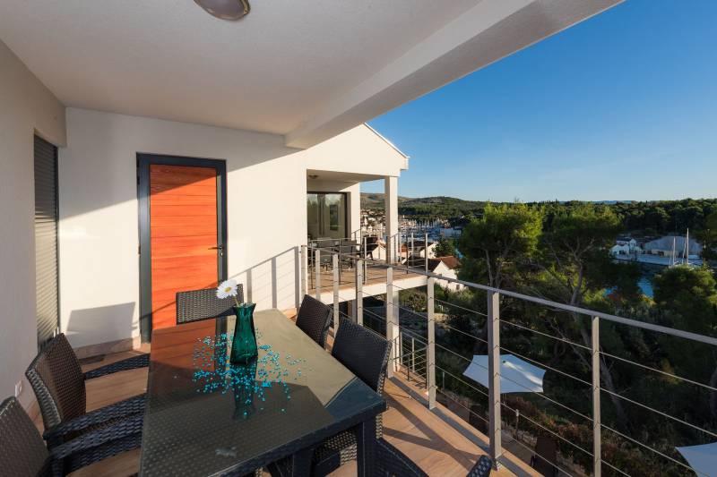 Villa Milna with Swimming Pool Brač
