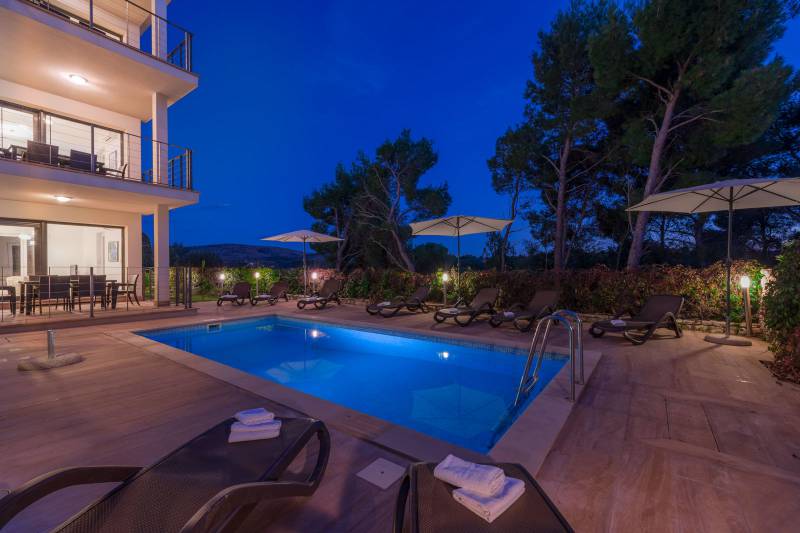 Villa Milna with Swimming Pool Brač