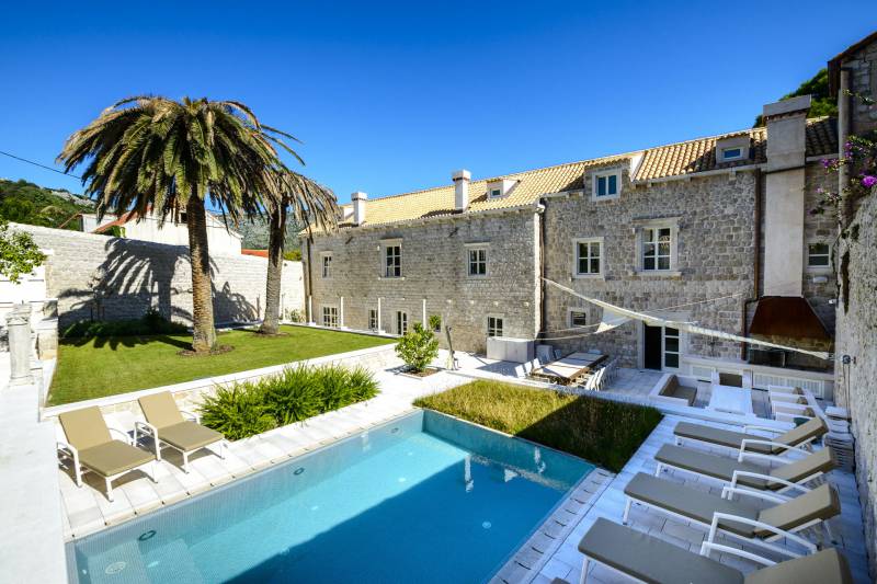 Villa Bourgeois Grand Palace