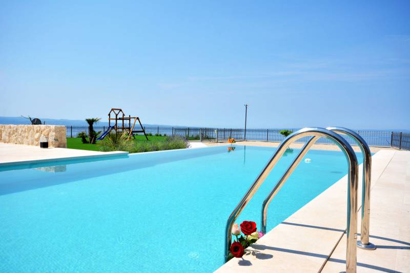 Luxury Villa Life 2 Enjoy with Swimming Pool Split