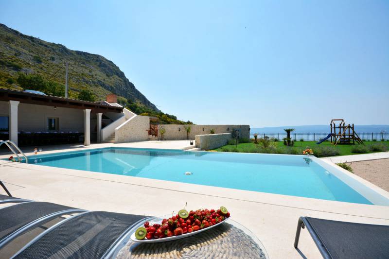 Luxury Villa Life 2 Enjoy with Swimming Pool Split