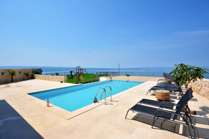 Luxury Villa Life 2 Enjoy with Swimming Pool Split