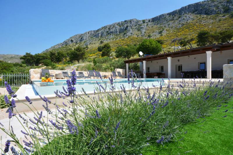 Luxury Villa Life 2 Enjoy with Swimming Pool Split