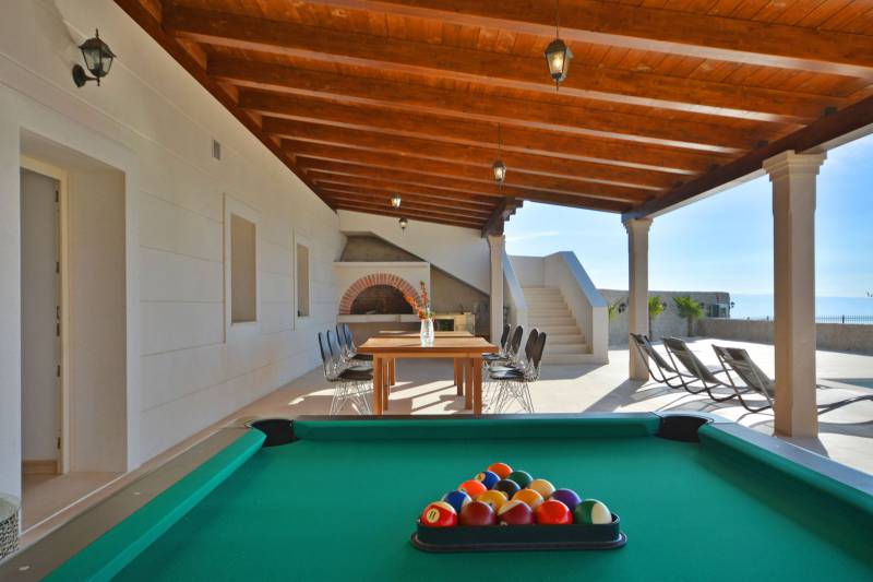 Luxury Villa Life 2 Enjoy with Swimming Pool Split