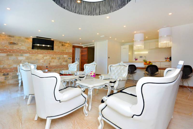 Luxury Villa Life 2 Enjoy with Swimming Pool Split