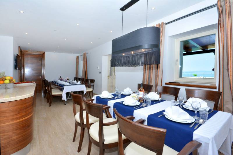 Luxury Villa Life 2 Enjoy with Swimming Pool Split