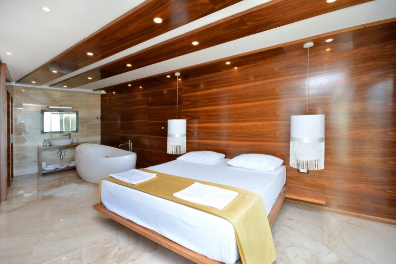 Luxury Villa Life 2 Enjoy with Swimming Pool Split