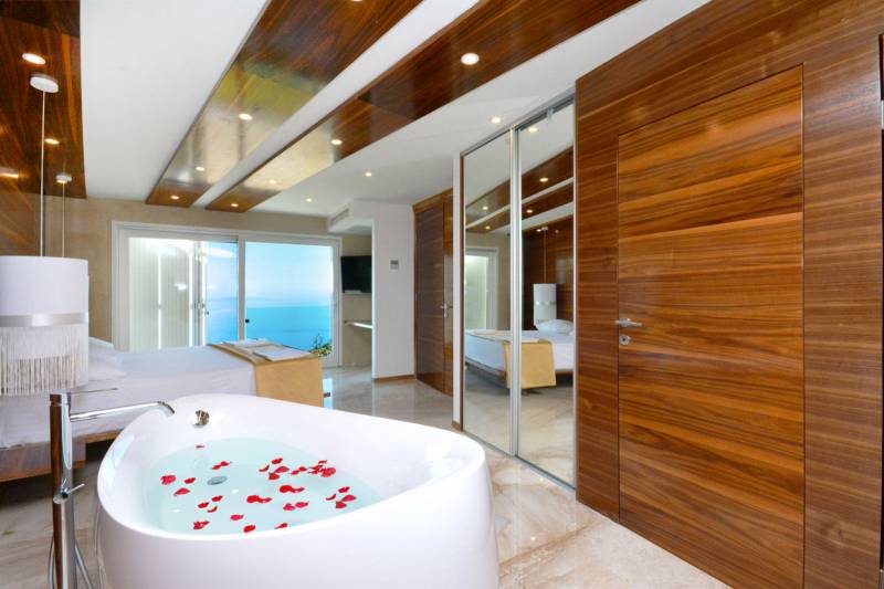 Luxury Villa Life 2 Enjoy with Swimming Pool Split