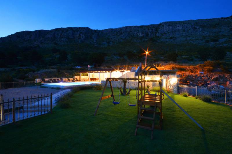 Luxury Villa Life 2 Enjoy with Swimming Pool Split