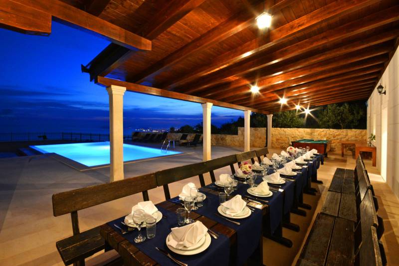 Luxury Villa Life 2 Enjoy with Swimming Pool Split