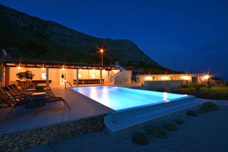Luxury Villa Life 2 Enjoy with Swimming Pool Split