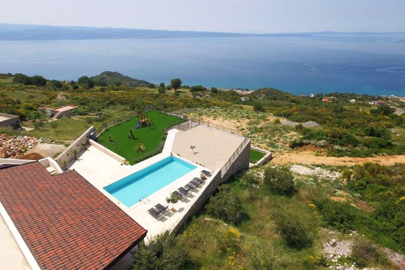 Luxury Villa Life 2 Enjoy with Swimming Pool Split