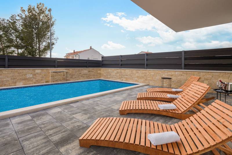 Villa Black & White with Pool Šibenik