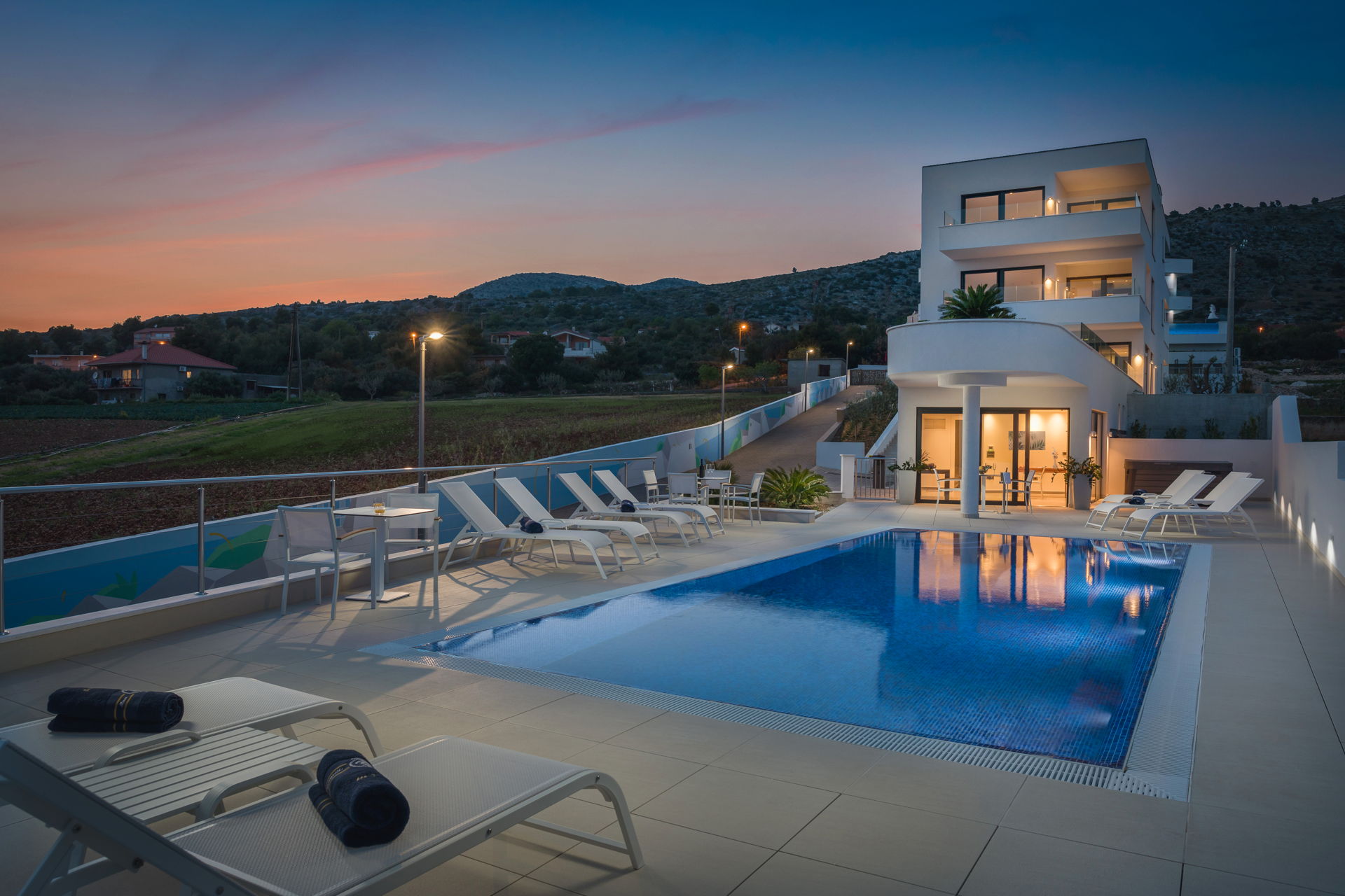 Luxury Apartment Nautica with Pool III