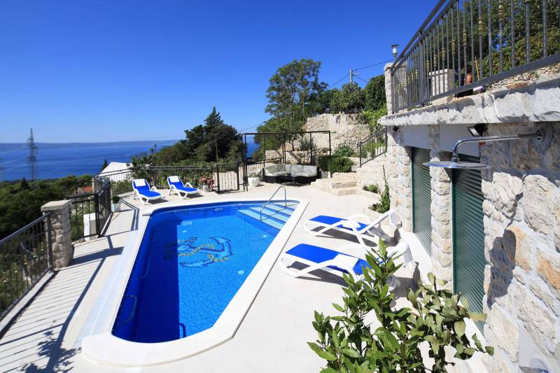 Kuća za Odmor Dalmatian Stone s Bazenom Makarska