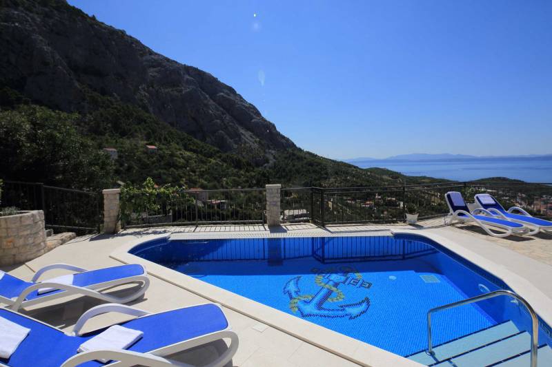 Kuća za Odmor Dalmatian Stone s Bazenom Makarska