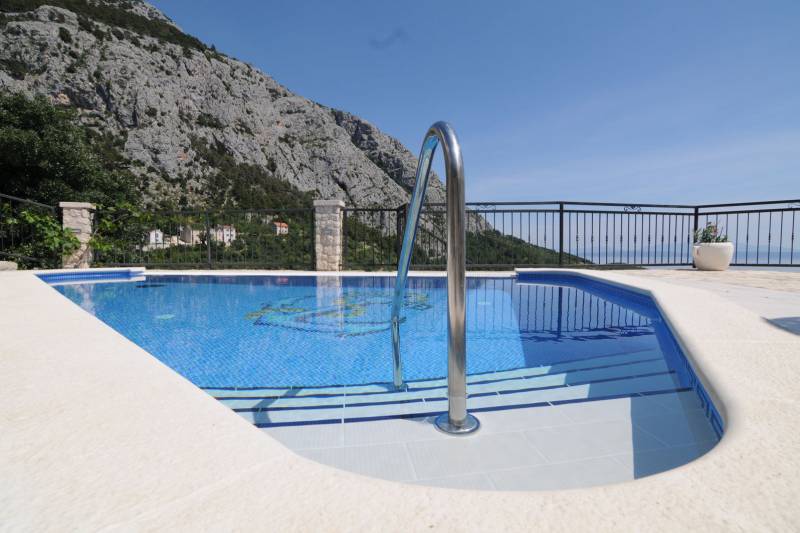 Kuća za Odmor Dalmatian Stone s Bazenom Makarska