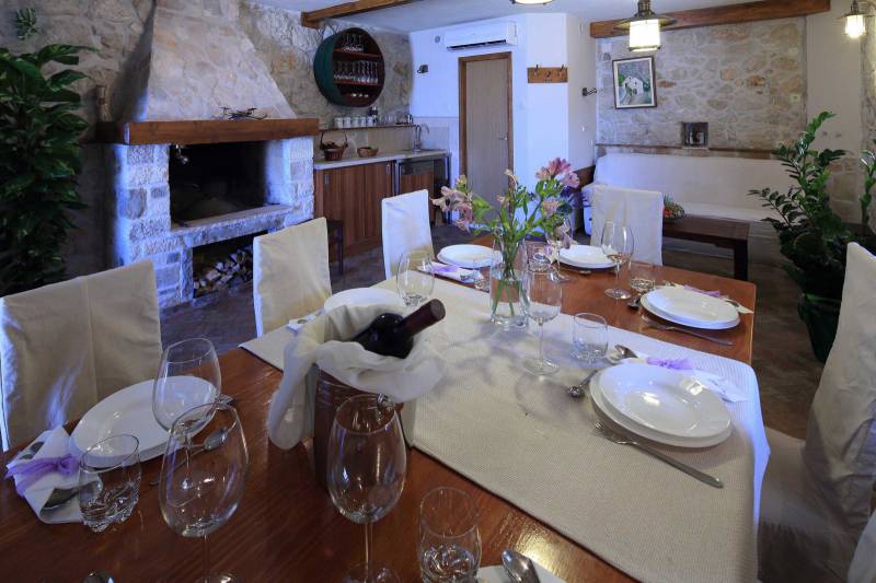 Kuća za Odmor Dalmatian Stone s Bazenom Makarska